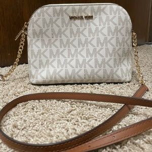 Michael kors crossbody